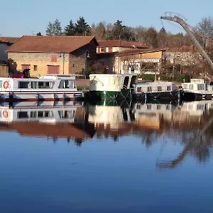 Libellule Peniche Nuit Insolite Bateau-hôtel Briennon